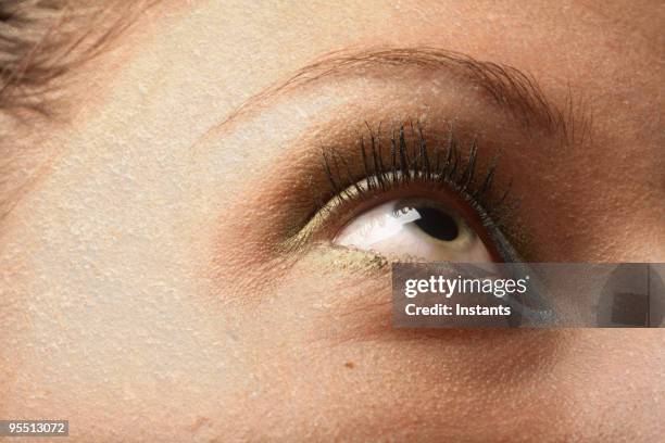 vision - trockene augen stock-fotos und bilder