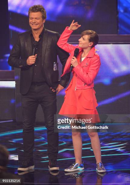 Marie Wegener and Oliver Geissen during the finals of the tv competition 'Deutschland sucht den Superstar' at Coloneum on May 5, 2018 in Cologne,...