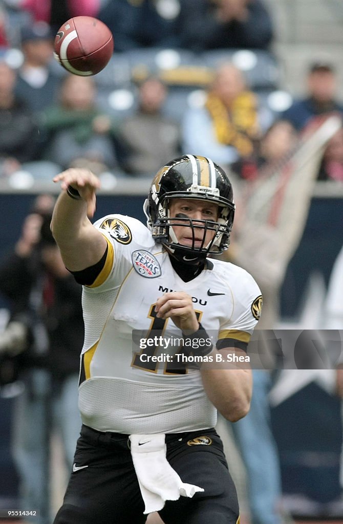 Texas Bowl - Missouri v Navy