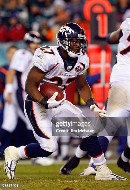 Knowshon Moreno of the Denver Broncos runs the ball against the Philadelphia Eagles on December 27, 2009 at Lincoln Financial Field in Philadelphia,...