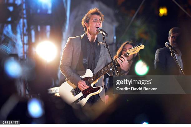 American Idol winner Kris Allen performs at Fox's Billboard's New Years Eve Live at Mandalay Bay Beach at the Mandalay Bay Resort & Casino on...