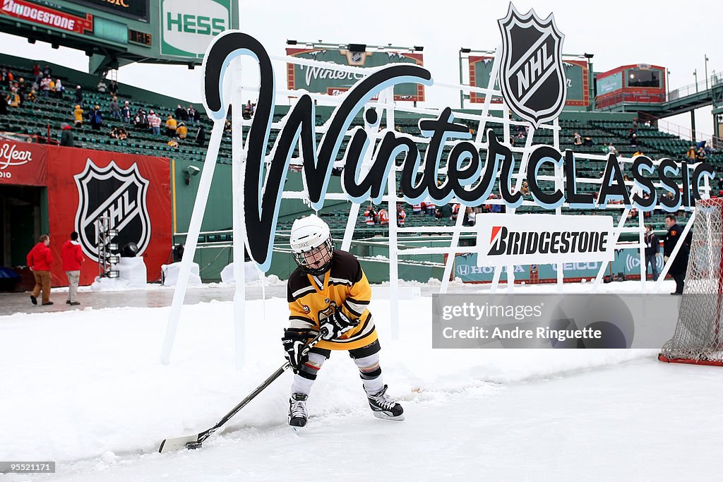 Winter Classic: Philadelphia Flyers v Boston Bruins