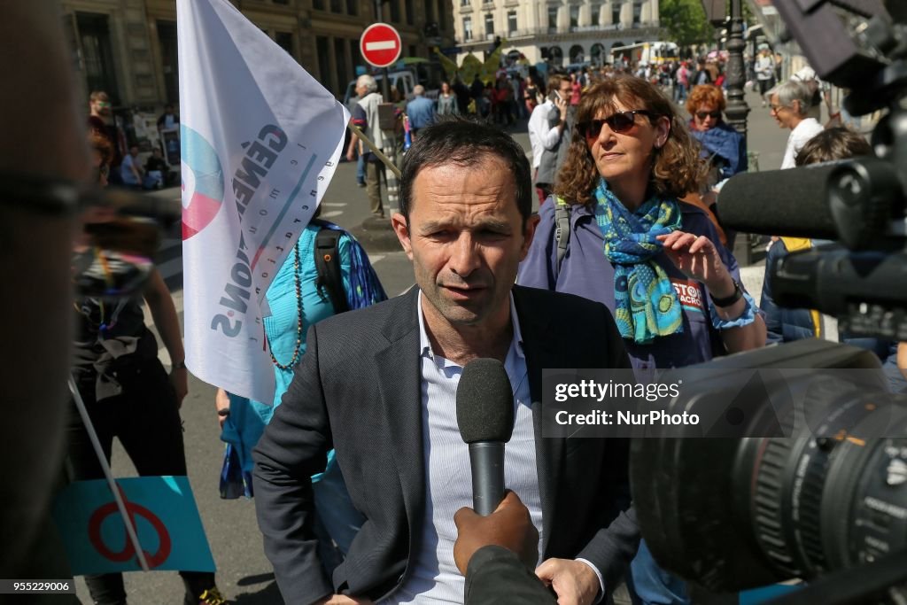 Protest Dubbed A &quot;Party for Macron&quot; In Paris