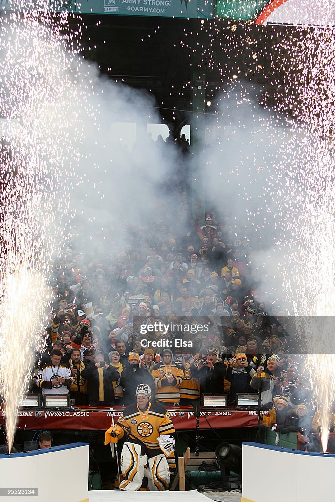 2010 Bridgestone Winter Classic - Philadelphia Flyers v Boston Bruins
