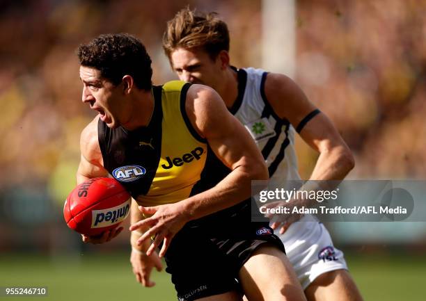 Jason Castagna of the Tigers in action during the 2018 AFL round seven match between the Richmond Tigers and the Fremantle Dockers at the Melbourne...