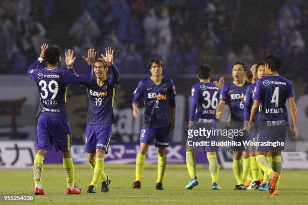 Sanfrecce Hiroshima players celebrate their 2-0 victory in the J.League J1 match between Sanfrecce Hiroshima and Vissel Kobe at Edion Stadium...
