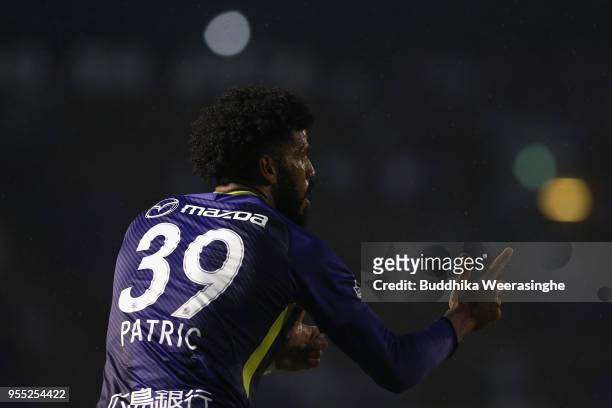 Patric of Sanfrecce Hiroshima celebrates scoring his side's second goal during the J.League J1 match between Sanfrecce Hiroshima and Vissel Kobe at...