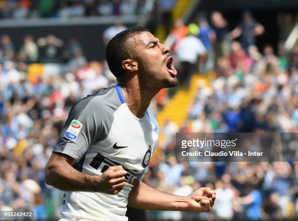 Rafinha of FC Internazionale celebrates after scoring the second goal during the serie A match between Udinese Calcio and FC Internazionale at Stadio...