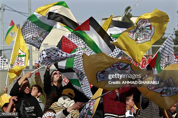 Fatah Rapp 2,494 Fatah Flags Stock Photos, High-Res Pictures, and Images - Getty ...
