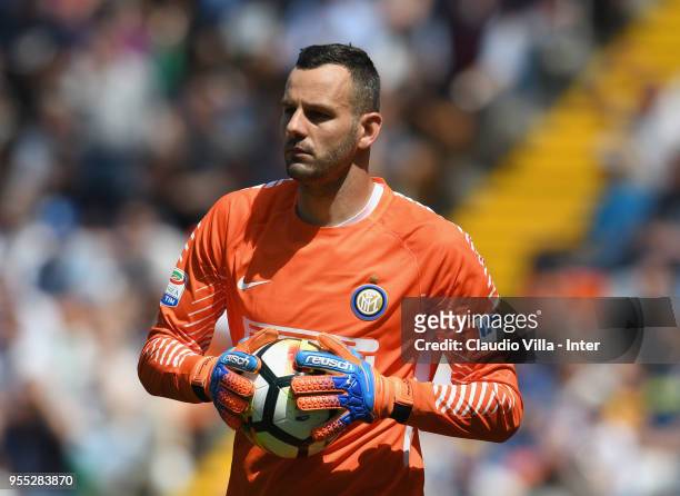 Samir Handanovic of FC Internazionale looks on during the serie A match between Udinese Calcio and FC Internazionale at Stadio Friuli on May 6, 2018...