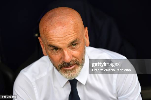 Fiorentina head coach Stefano Pioli looks on during the serie A match between Genoa CFC and ACF Fiorentina at Stadio Luigi Ferraris on May 6, 2018 in...