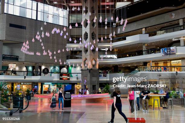 Complexe Desjardins relié à la ville souterraine, le « Montréal souterrain » ou réseau piétonnier souterrain de Montréal , le 9 juin 2017 au Canada.