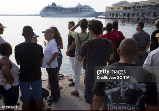 Pour la première fois depuis plus de 50 ans, un bateau de croisière 'Adonia' , accoste le 2 mai 2016 au port de la Havane, Cuba.