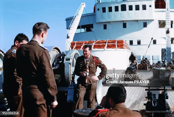 Conscripts leaving Algeria to France.