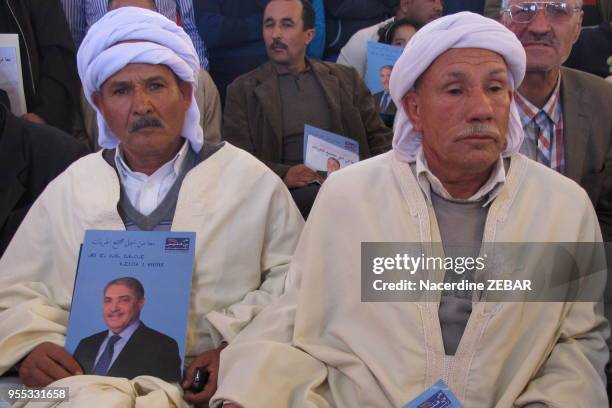 Sympathisants d'Ali Benflis candidat aux elections presidentielles lors d'un meeting le 5 avril 2014, Biskra, Algérie.