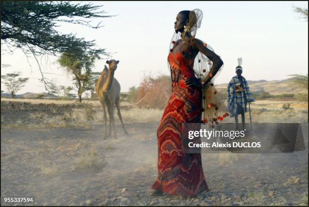 Former model Lyndsey McIntyre, now in charge of the "Elite" modelling agency in Nairobi, travels across Eastern Africa to discover up and coming...