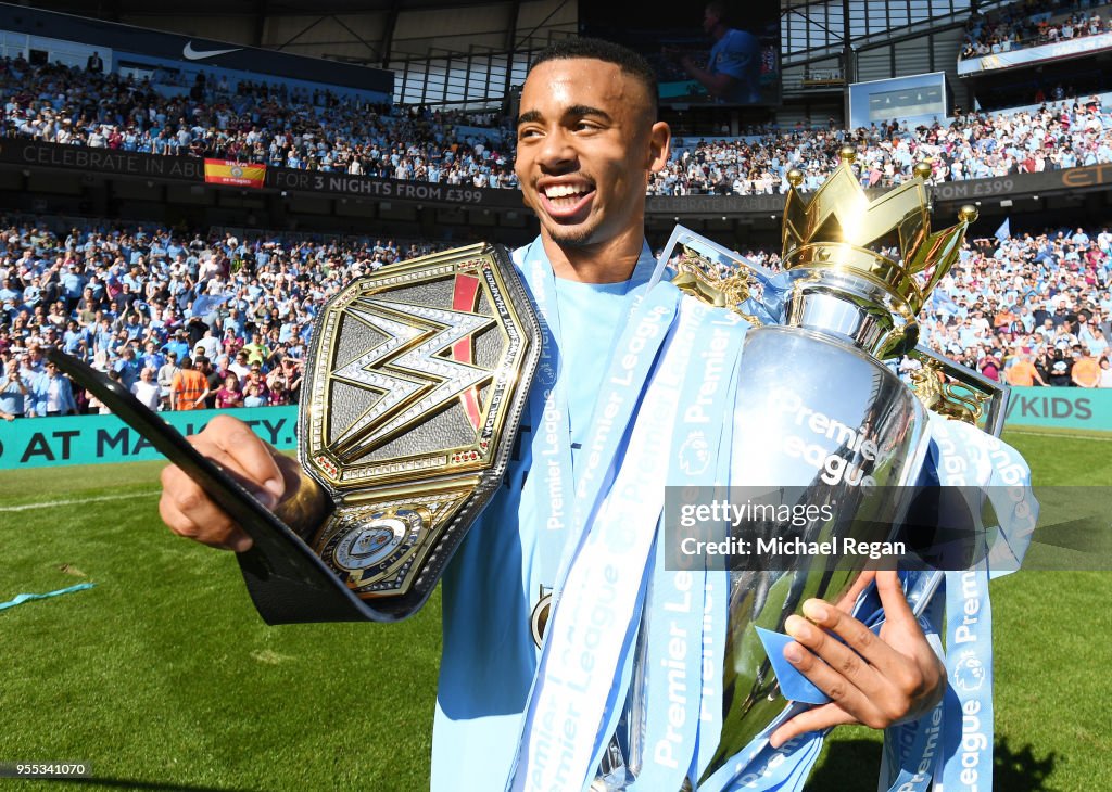 Manchester City v Huddersfield Town - Premier League