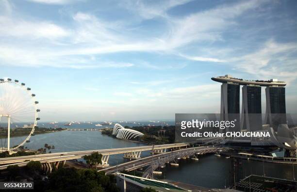 Baie de la ville état de Singapour à côté de la Malaisie et de son spectaculaire nouvel hôtel à trois tours, le Marina Bay Sands, le 7 mai, 2014 à...