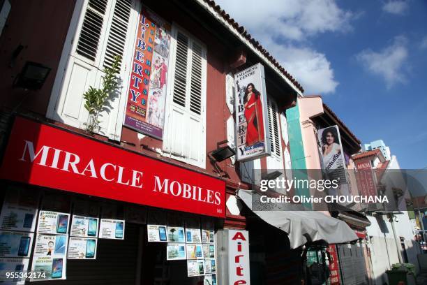 Enseignes de magasin dans le quartier Indien et touristique de 'Little India' le 4 Mai 2016, Singapour. La communaute indienne à prédominance tamoul...