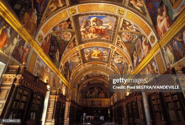 Library In Spain Spain Library Photos and Premium High Res Pictures - Getty Images