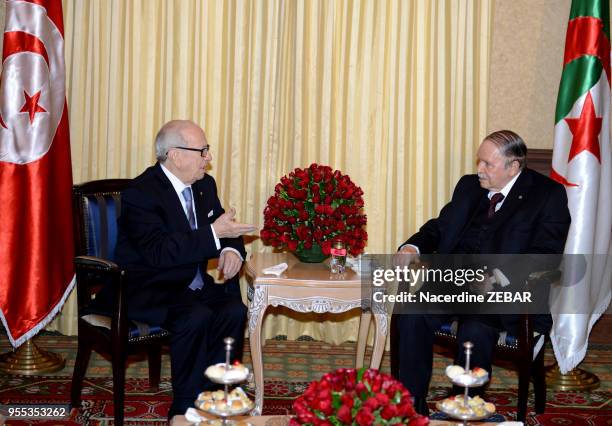 Le président de la République algérienne, Abdelaziz Bouteflika, s'est entretenu avec son homologue tunisien, Béji Caid Essebsi, en visite d'Etat le 5...