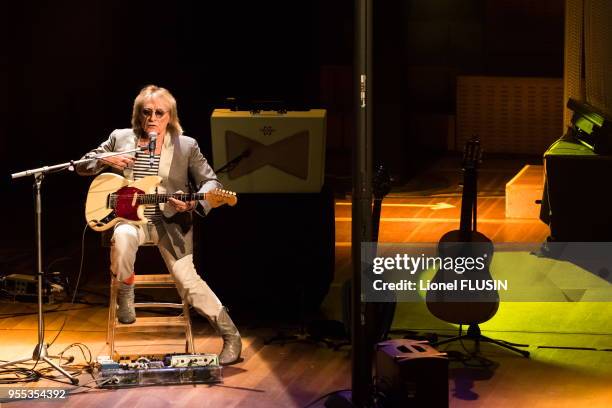 Le chanteur Christophe en concert live dans le cadre du festival 'Voix de Fête' le 9 mars 2015 au Victoria Hall, Genève, Suisse.