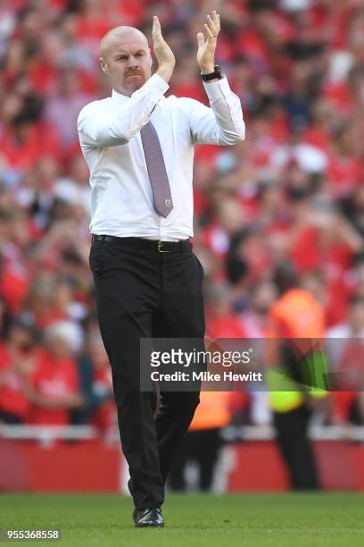 Sean Dyche, Manager of Burnley shows appreciation to the fans after the Premier League match between Arsenal and Burnley at Emirates Stadium on May...