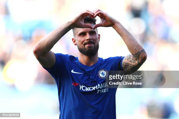 Olivier Giroud of Chelsea celebrates at the full time whistle after the Premier League match between Chelsea and Liverpool at Stamford Bridge on May...