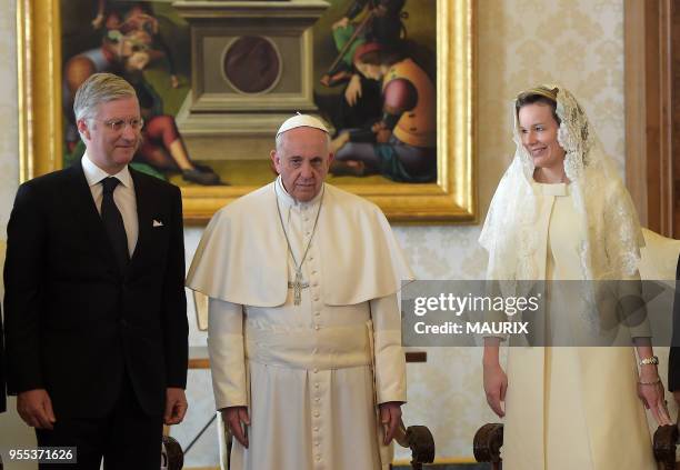 Le pape François a reçu en audience privée le roi Philippe et la reine Mathilde de Belgique le 9 mars 2015 au Vatican. Les souverains belges ont...