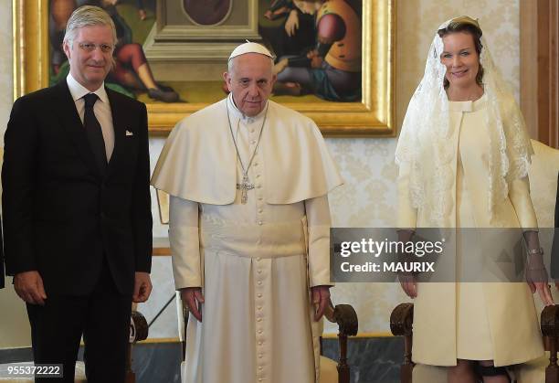 Le pape François a reçu en audience privée le roi Philippe et la reine Mathilde de Belgique le 9 mars 2015 au Vatican. Les souverains belges ont...