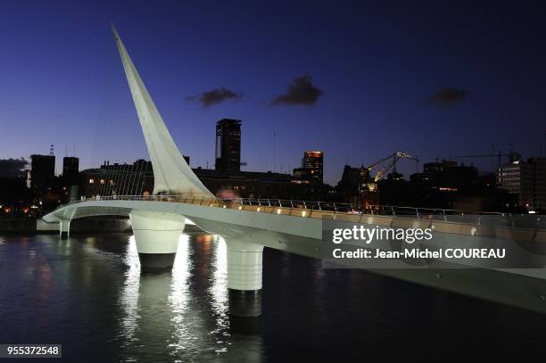 Puente de la Mujer, Bridge of the Woman, was drawn by the Spanish architect Santiago Calatrava.