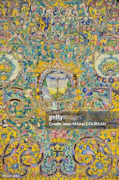 The Arg was built during the reign of Tahmasb I of the Safavid dynasty , and was later renovated by Karim Khan Zand . Agha Mohamd Khan Qajar chose...