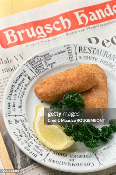 Bruges, shrimp sticks. Belgique: Bruges, les beignets de crevettes.