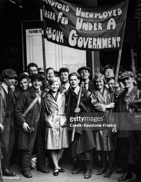 Groupe de manifestants au chômage portant une banderole, à Londres, Royaume-Uni.