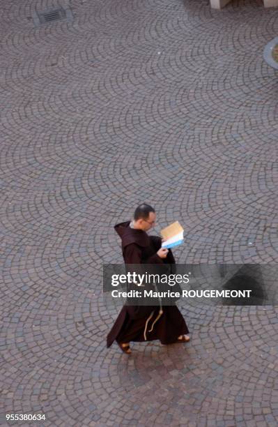 Dominican Monk Routine 357 Dominican Monks Stock Photos, High-Res Pictures, and Images - Getty ...