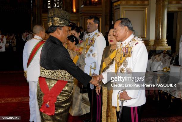Their Majesties the King and Queen welcome His Majesty Tuanku Syed Sirajuddin Ibni Al-Marhum Tuanku Syed Putra Jamalullail, The Yang Di-Pertuan Agong...