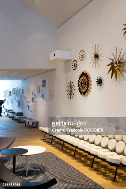 Lieu d'exposition pour la Vitra Home Collection dans le VitraHaus élément du Vitra Campus dessiné par les architectes suisses Herzog et de Meuron,...