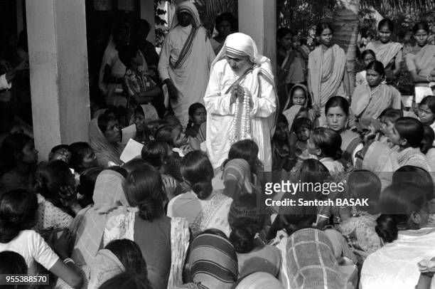 Mother Teresa explains the benefits of birth control, Calcutta 04/1982.