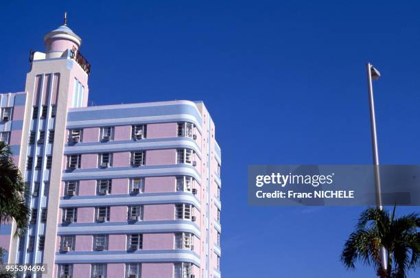 Le Sands Hotel d'architecture art déco dans le quartier du Miami Beach Architectural District, en Floride, Etats-Unis.