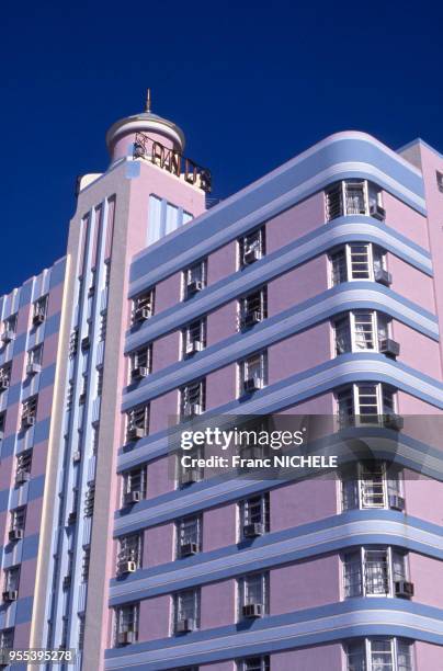 Le Sands Hotel d'architecture art déco dans le quartier du Miami Beach Architectural District, en Floride, Etats-Unis.