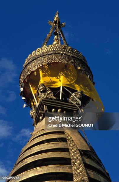 Le stupa ou est un monument sacré d'un symbolisme complexe qui est quelquefois utilisé pour conserver les cendres d'un grand maître bouddhiste ou...