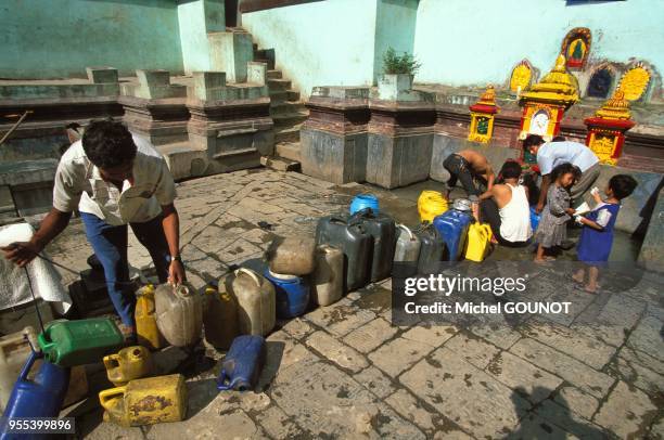 La population s'y retrouve pour la toilette, se laver les cheveux et laver le linge.