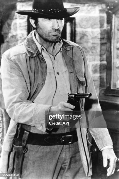 Portrait de l'acteur américain Gregory Peck sur le film 'Quand siffle la dernière balle' ou 'Shout out' de Henry Hathaway, en 1971 aux Etats-Unis.