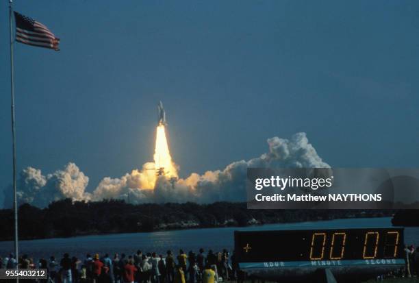 Départ de la navette spatiale Colombia le 12 novembre 1981 de Cap Kennedy aux Etats Unis.
