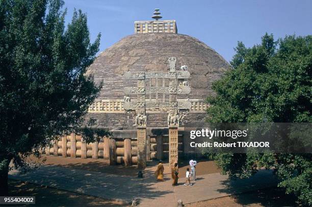 Inde, Madhya Pradesh, torana du stupa N°1 de Sanchi.