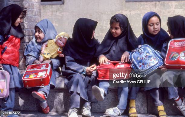 Groupe d'écolières à Ispahan, Iran.