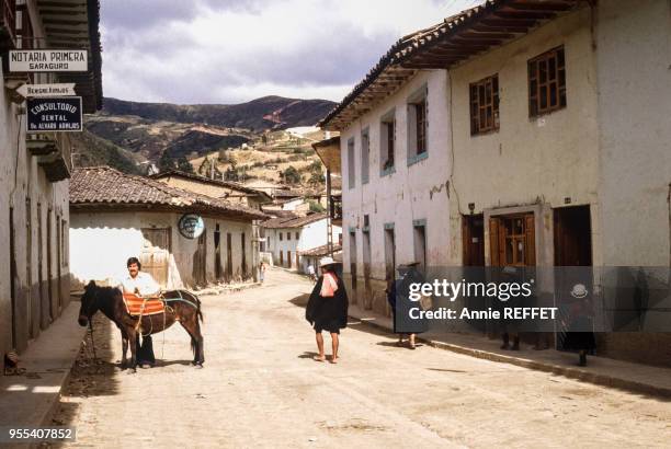 Rue du village de Saraguro, Equateur.
