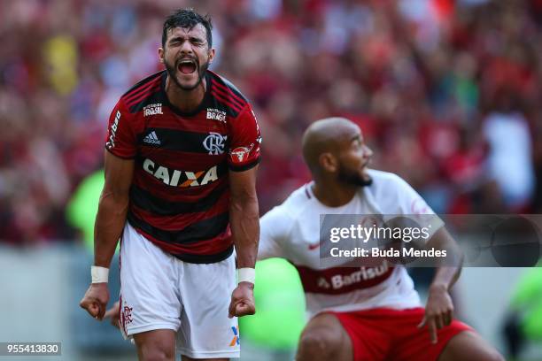 Henrique Dourado of Flamengo reacts during a match between Flamengo and Internacional as part of Brasileirao Series A 2018 at Maracana Stadium on May...