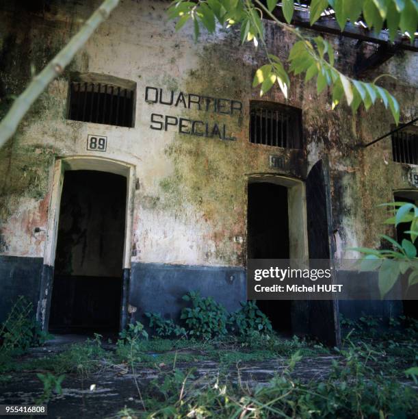 Vestiges du ?quartier spécial? du bagne de Saint-Laurent-du-Maroni en Guyane française.