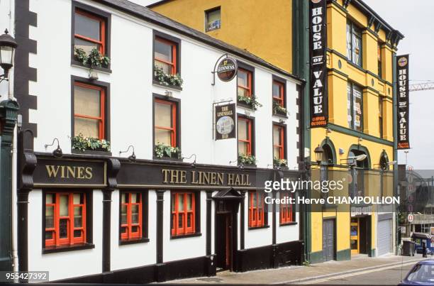 Façade d'un pub à Londonderry, Irlande du Nord.